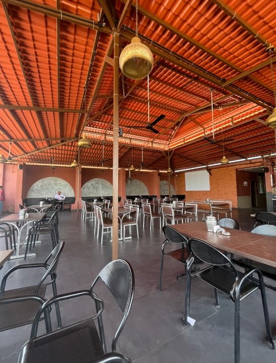 Restaurant Ambiance